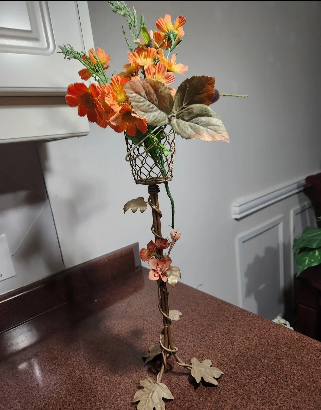 Beautiful Metal golden flowers stand Height 24" image indicator(2)