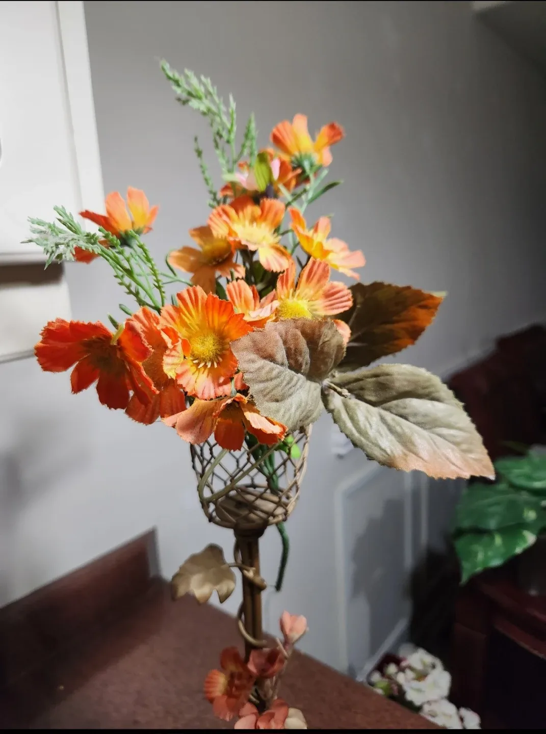 Beautiful Metal golden flowers stand Height 24" image indicator(4)