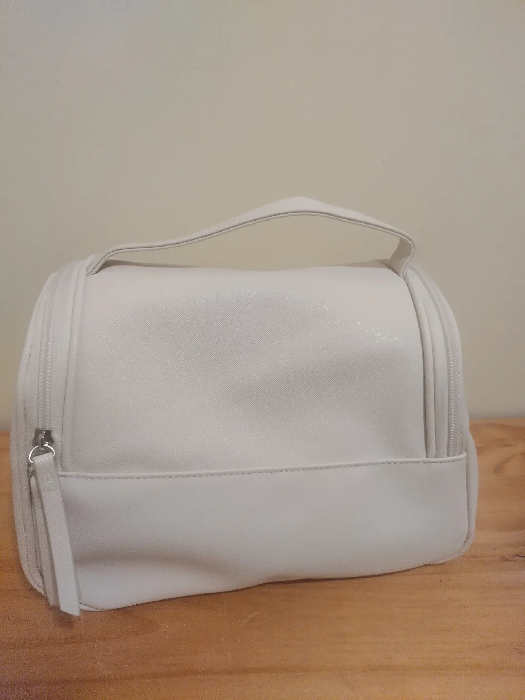 Tender Lover Carry Cream Cosmetic Bag image indicator(2)