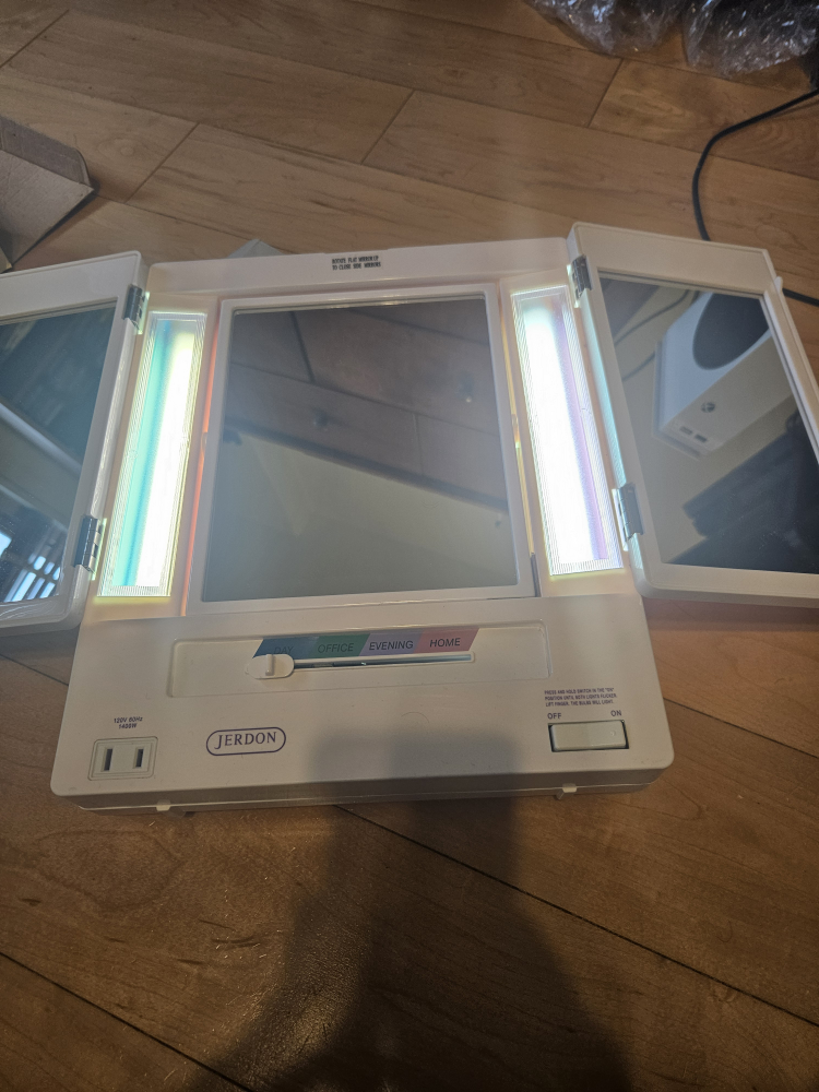 Jerdon Deluxe Lighted Makeup Mirror - photo 2