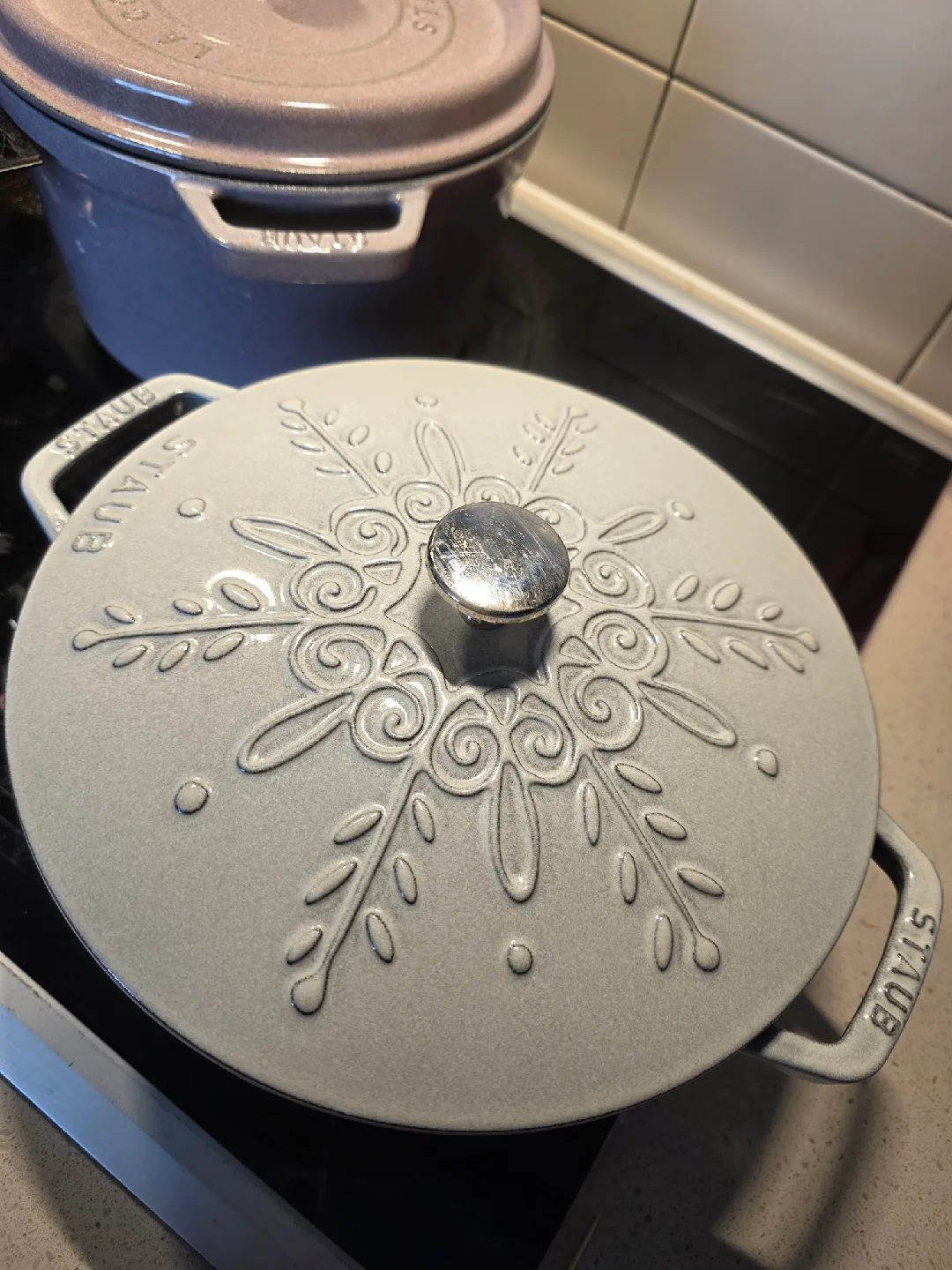 Staub 3.6 l cast iron round French oven snowflake, white truffle thumbnail