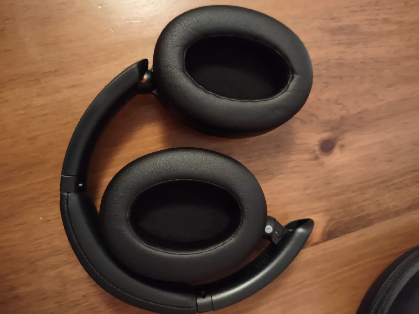 Sony WH-XB910N Wireless Noise Cancelling Headphones image indicator(3)