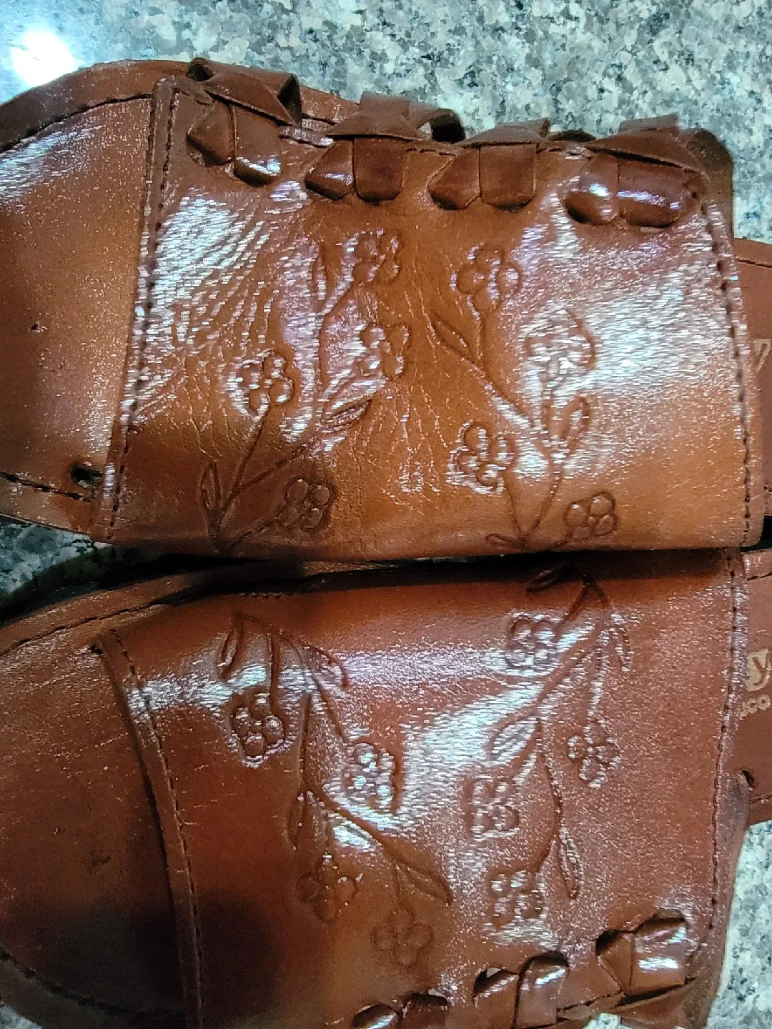 D'Santy Brown Leather Sandals - Size 4 image indicator(4)