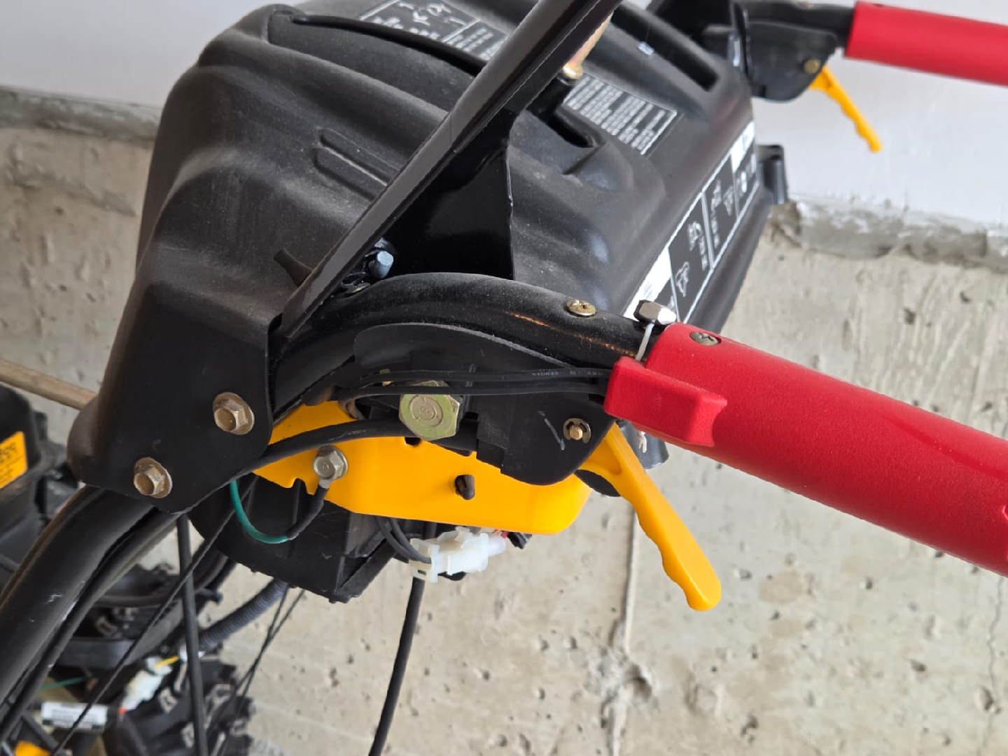 Cub Cadet 2X 24" Snow Blower - photo 3