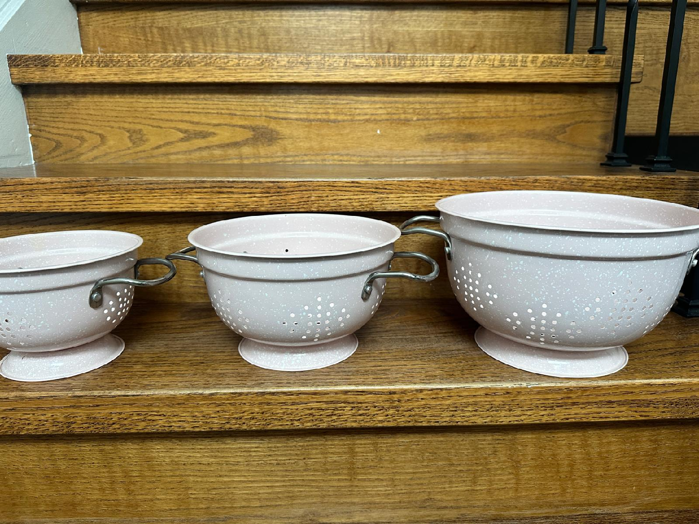 Pink Enamelware Colander Set (3)