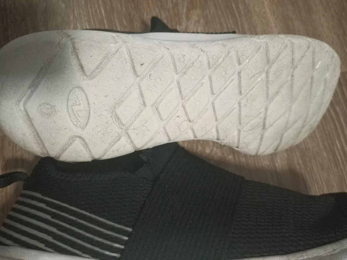 Athletic Running Shoes image indicator(3)