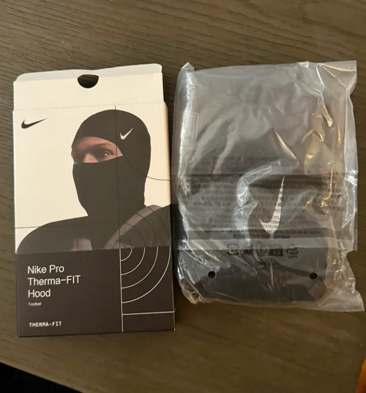 Nike Pro Therma-FIT Hood - Football