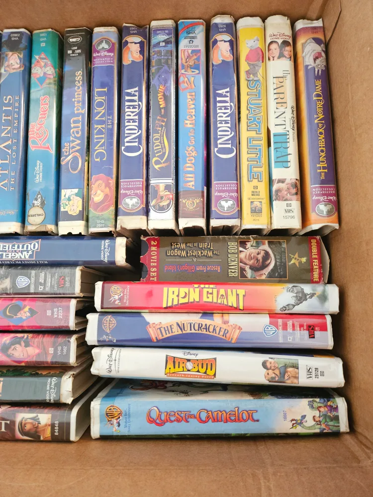 CHILDREN'S VHS MOVIES image indicator(3)
