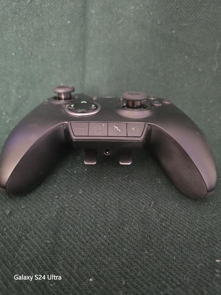 Razer Wolverine Ultimate Xbox Controller - photo 3