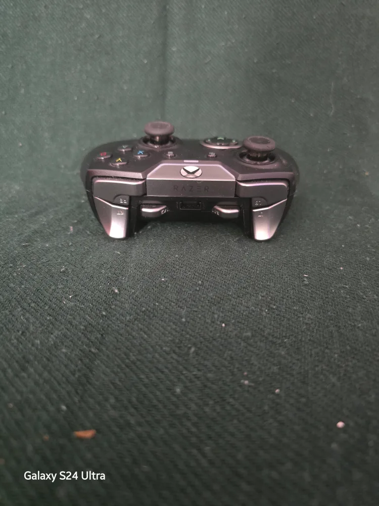 Razer Wolverine Ultimate Xbox Controller image indicator(4)