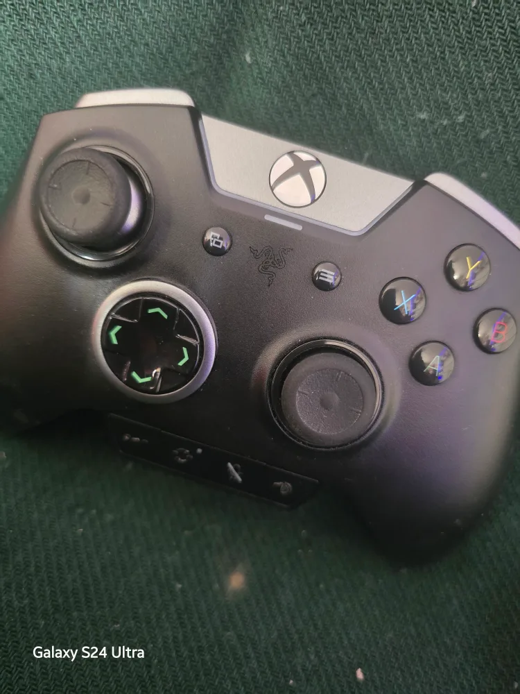 Razer Wolverine Ultimate Xbox Controller image indicator(7)