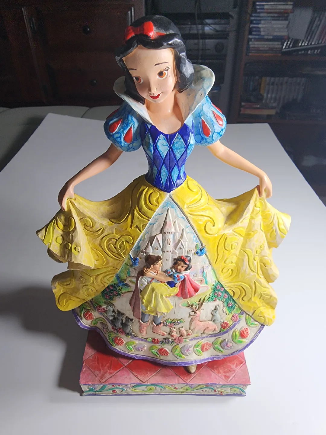 Jim Shore Disney Snow White Figurine thumbnail