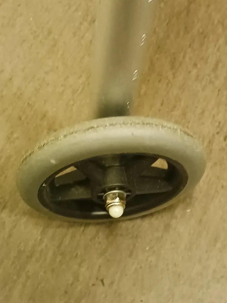 Medical Guardian Walker with Wheels image indicator(3)