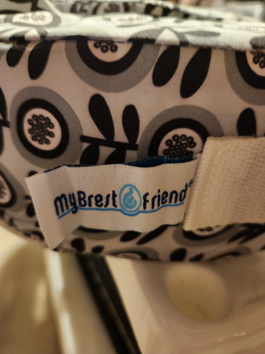 My Brest Friend Nursing Pillow image indicator(2)