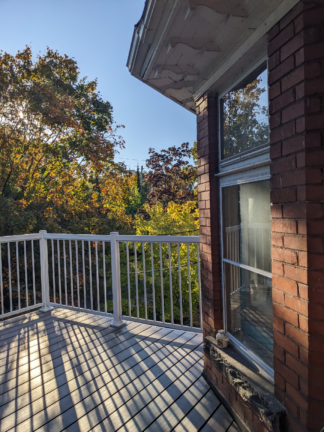 Private Room in the Heart of Annex (Post grad student only) - photo 4