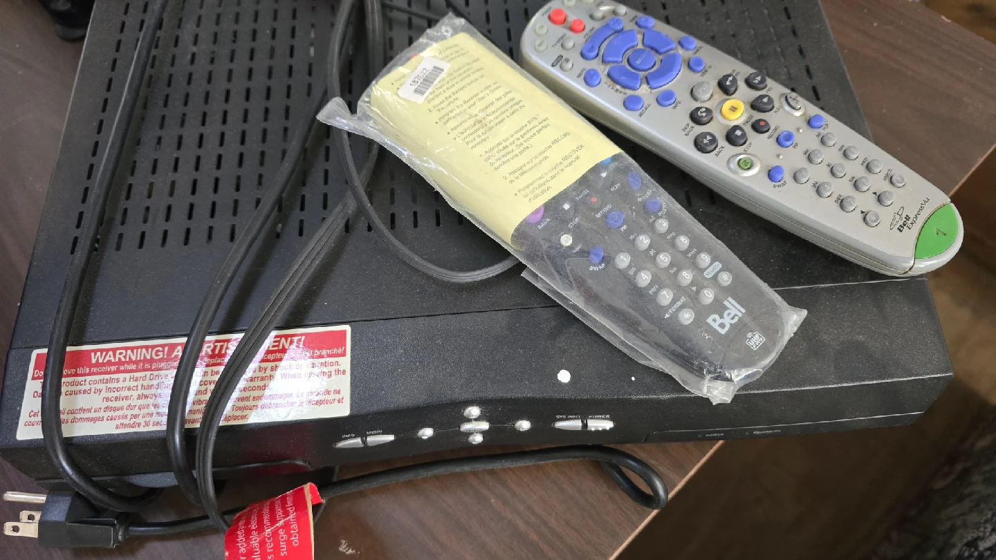 Bell PVR Receiver with Remote - photo 2