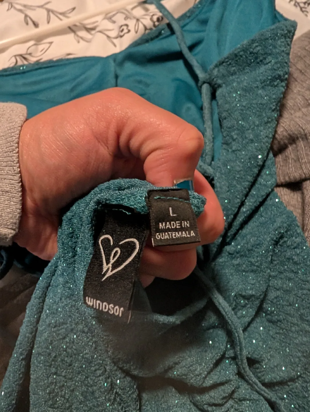 Evening Gown image indicator(2)