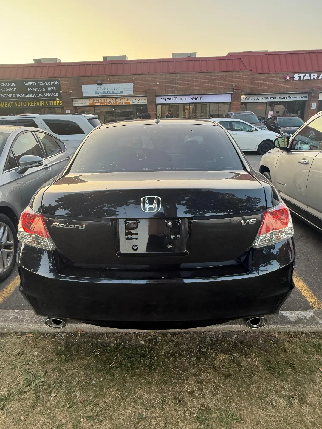 Honda Accord V6 - Black image indicator(3)