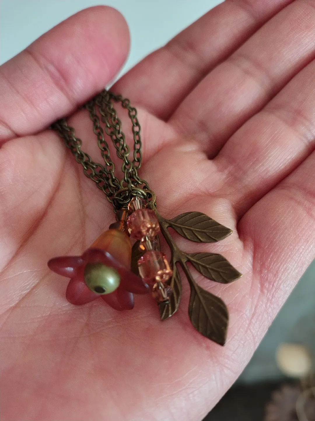 Flower and Leaf Necklace image indicator(2)