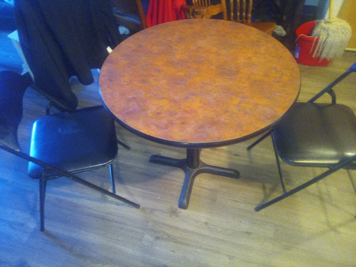 Round Table with Folding Chairs thumbnail