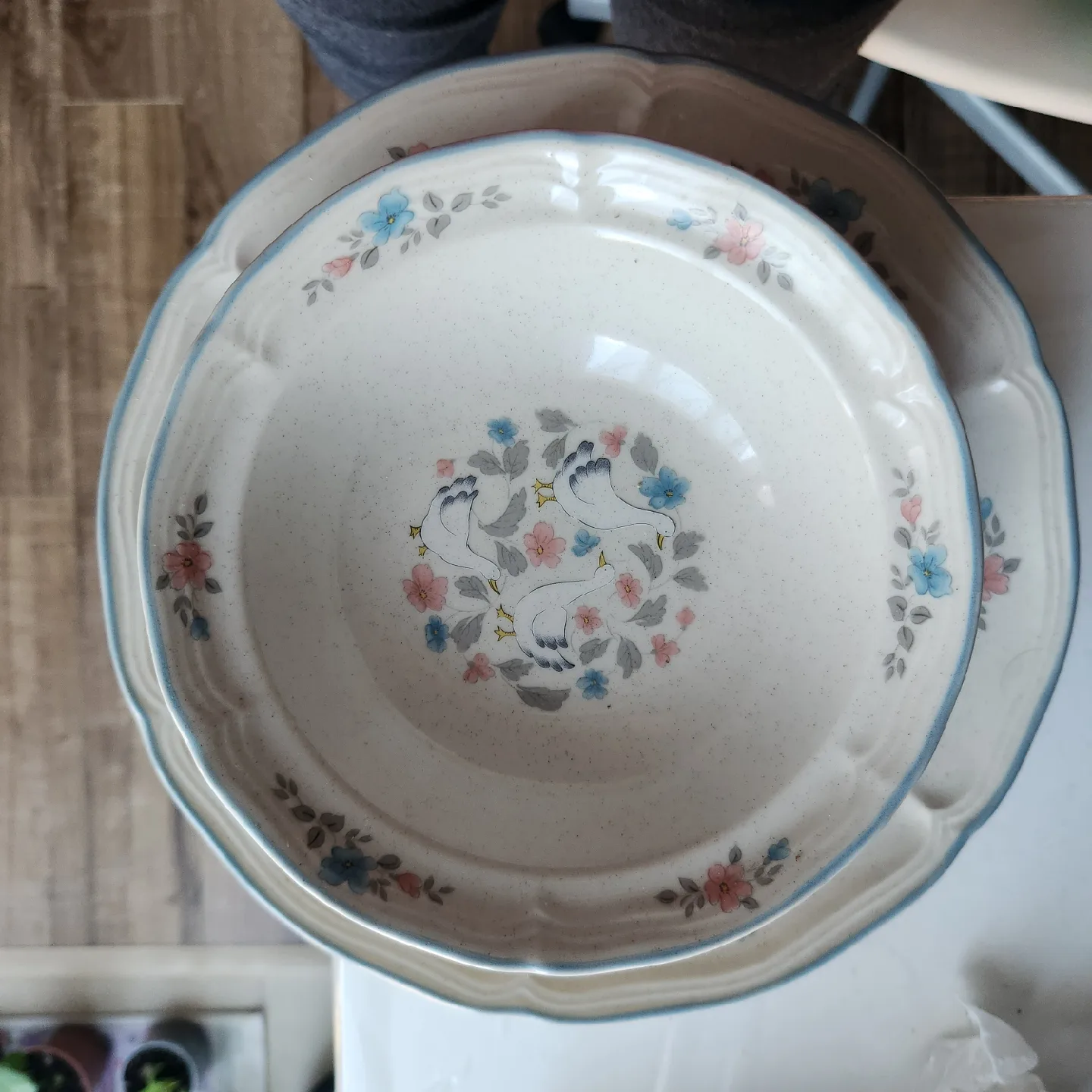 (Stoneware Japan) Vintage Country Charm Dinnerware Set image indicator(3)