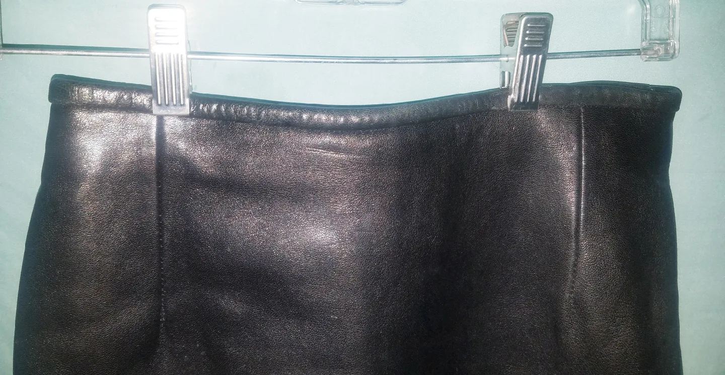 Hugo Buscati Milano Black Leather Mini Skirt Size 2 image indicator(4)