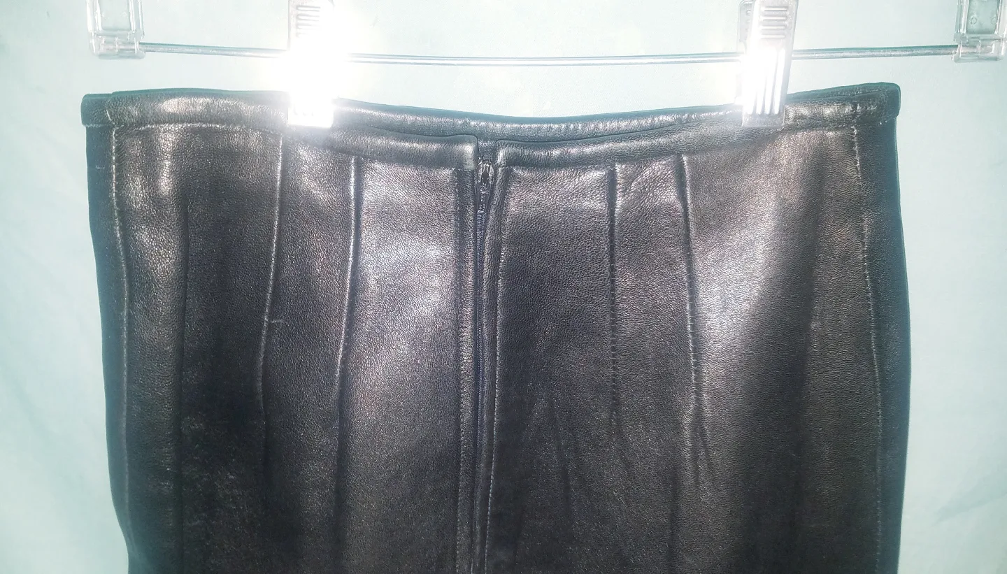 Hugo Buscati Milano Black Leather Mini Skirt Size 2 image indicator(8)