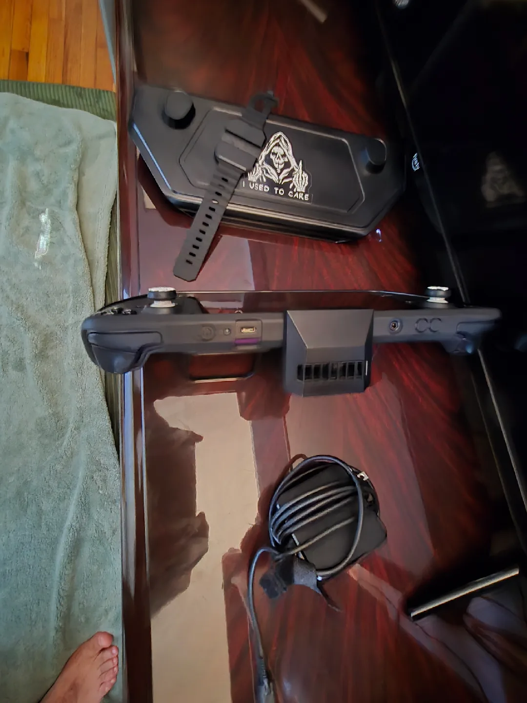 Steam Deck with Accessories image indicator(5)