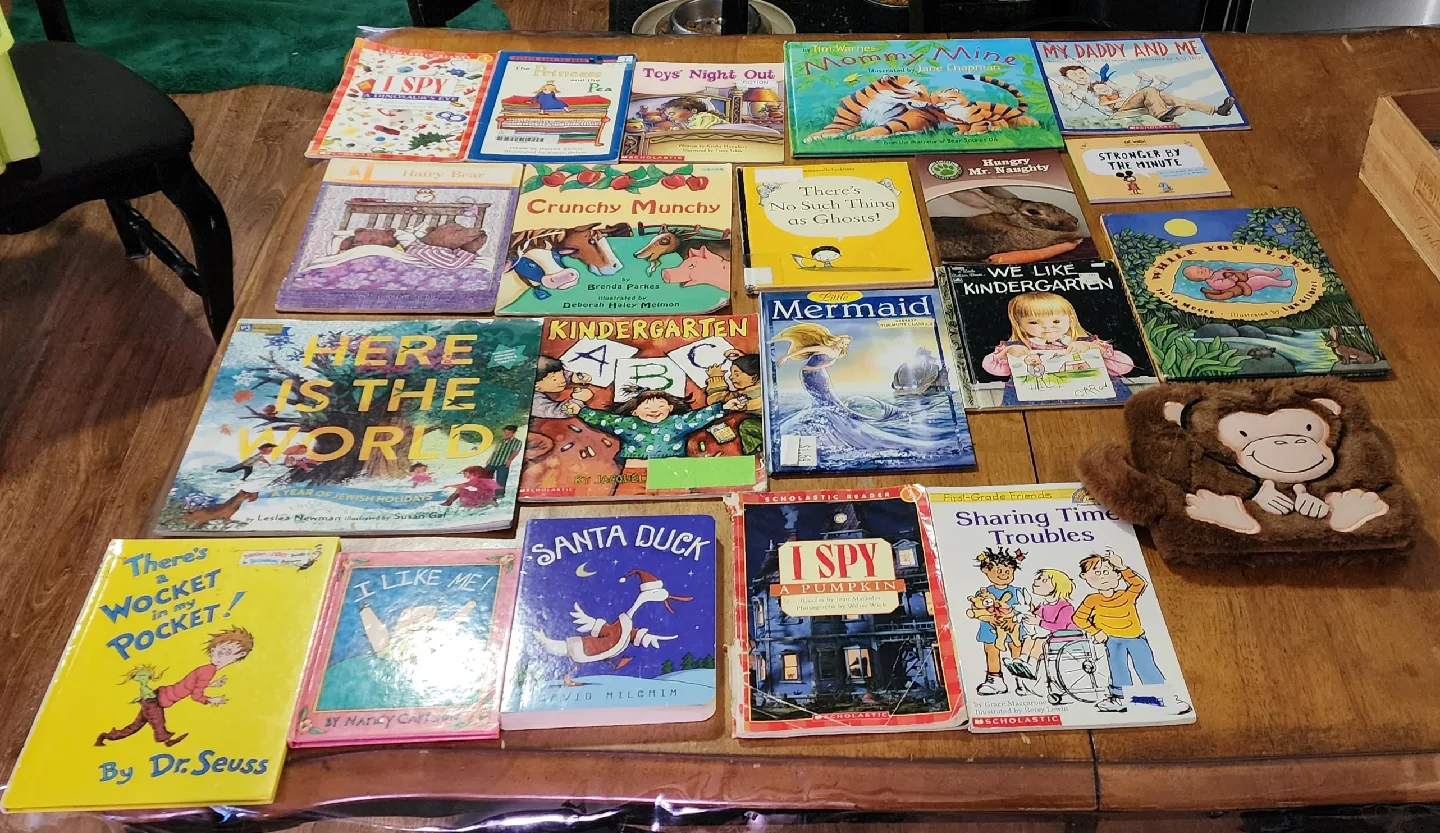 Kids' Books - Disney, I Spy, Dr. Seuss & More! image indicator(5)