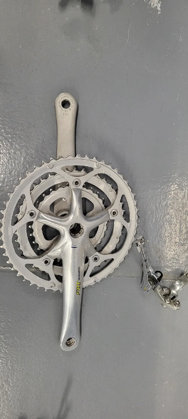 Shimano 105 (3x9) Groupset image indicator(2)