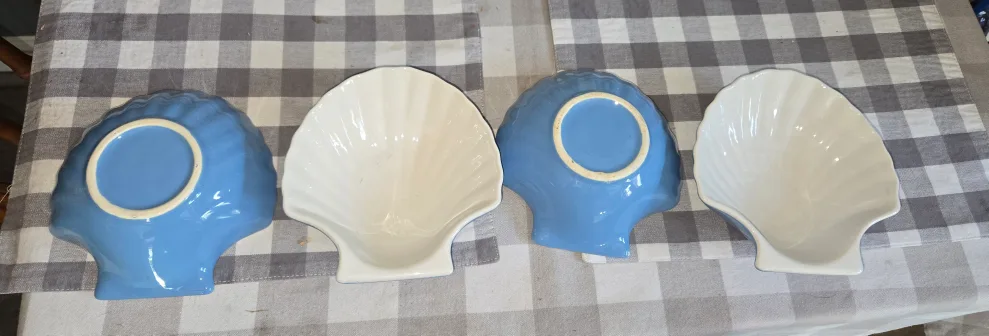 Vintage Shell Dishes - Set of 4 image indicator(2)