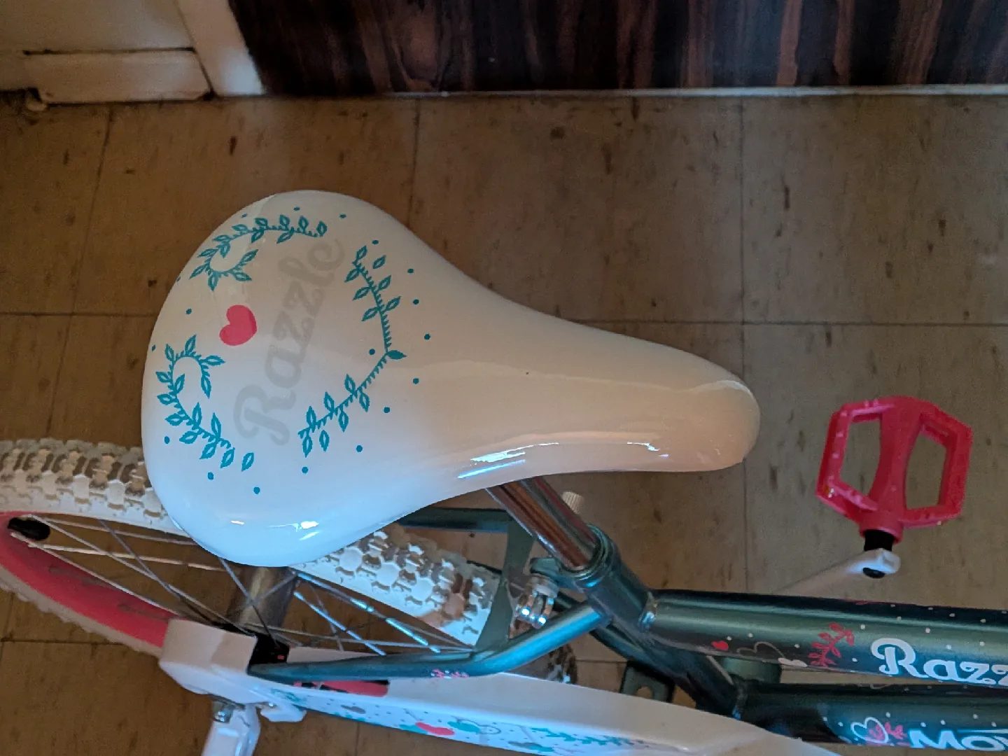 Movelo Razzle Kids Bike (18 inch wheels) image indicator(3)