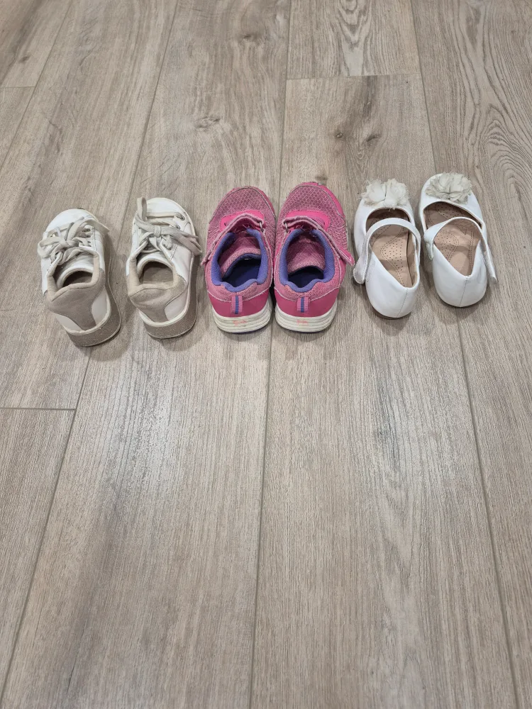 Kids Shoes - Size 10 / EU 27 image indicator(2)