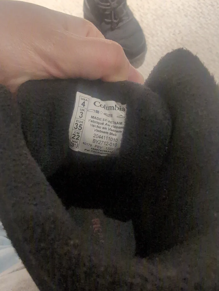 Columbia Black Winter Boots - Size 4 (Youth) image indicator(2)