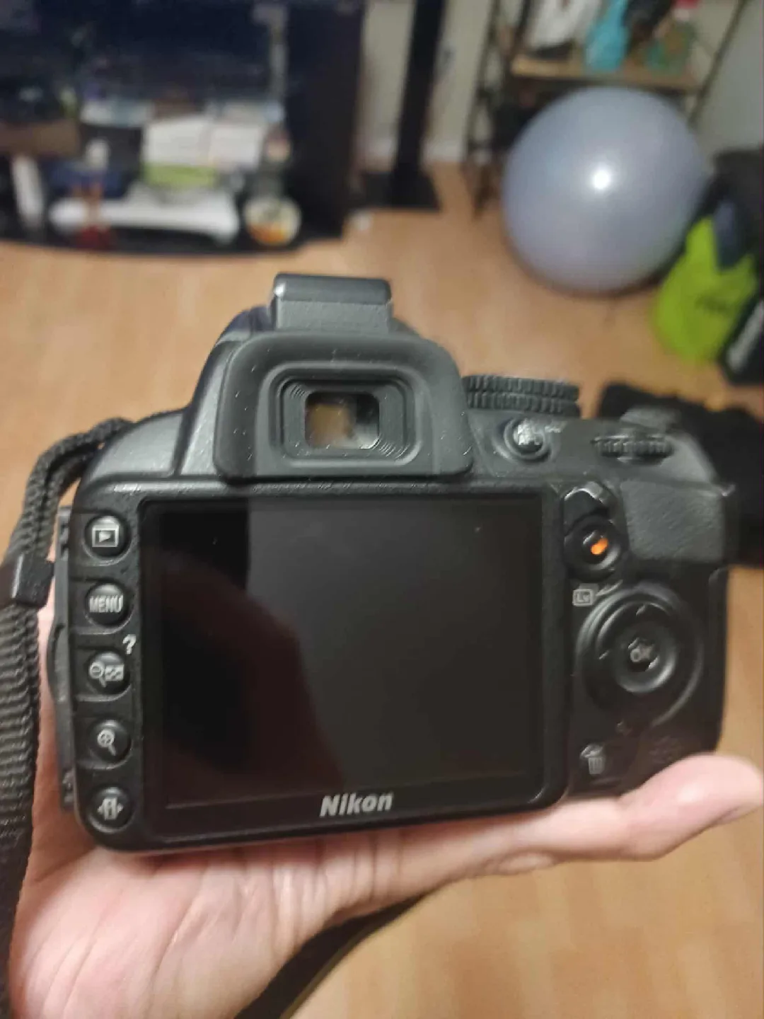 Nikon D3100 Digital Camera with 18-55mm Lens image indicator(3)