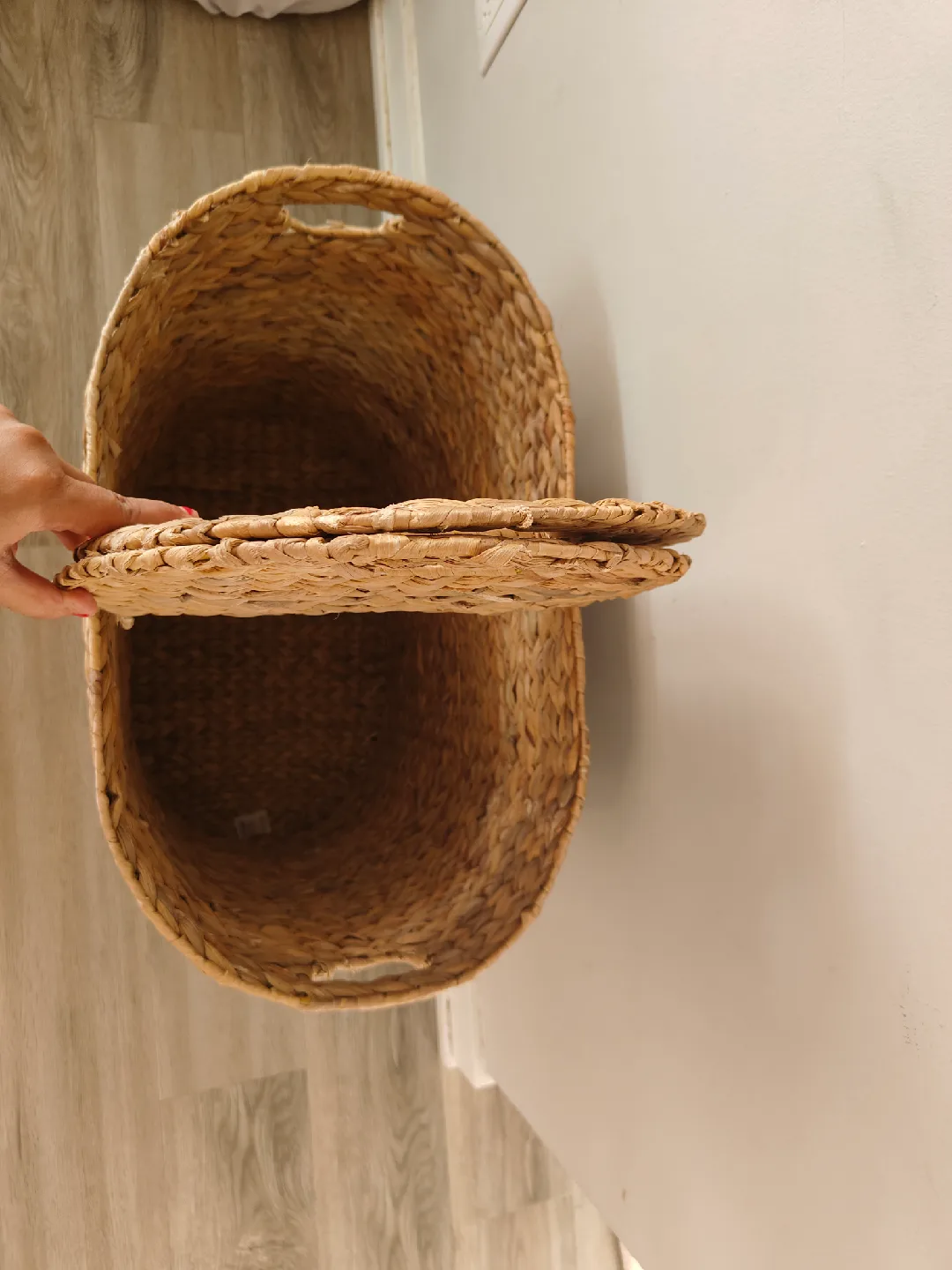 Woven Hamper with Lid image indicator(3)