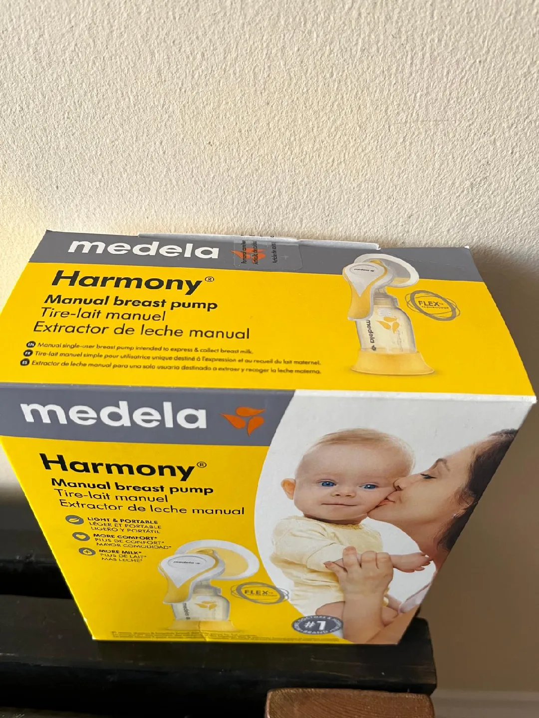 Medela Harmony Manual Breast Pump + Shields image indicator(2)