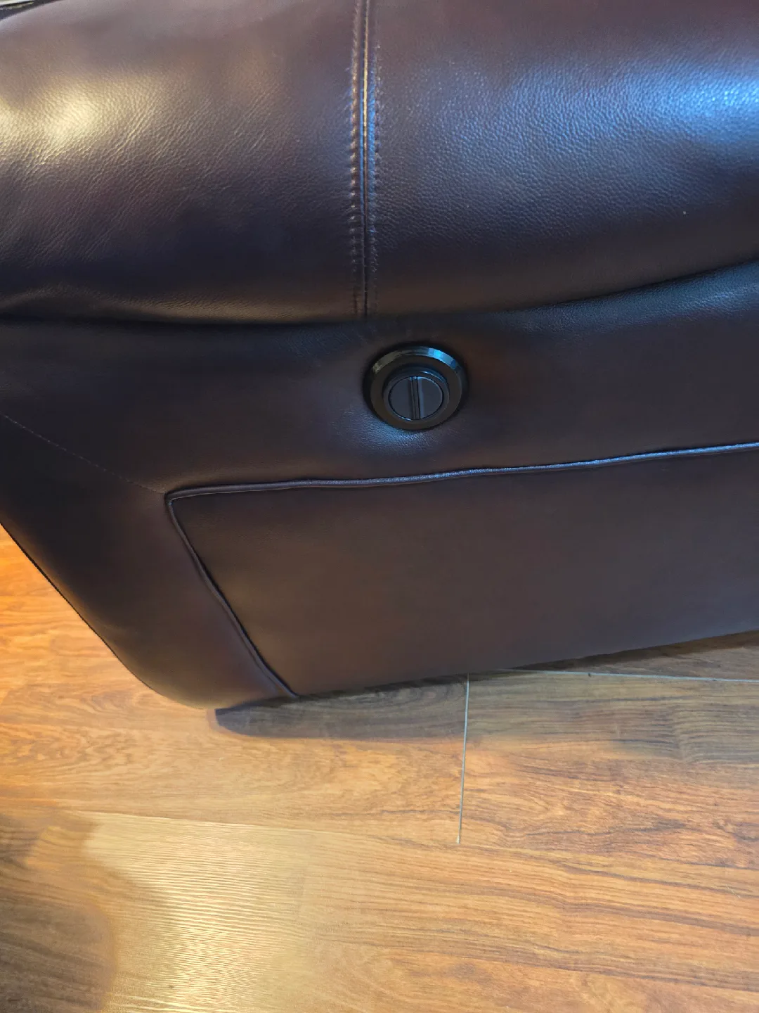 Brown Leather Reclining Sofa image indicator(3)