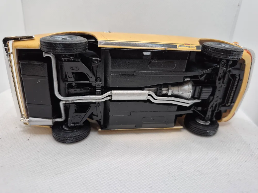 Datsun 240Z Model Car - Gold & Black image indicator(4)