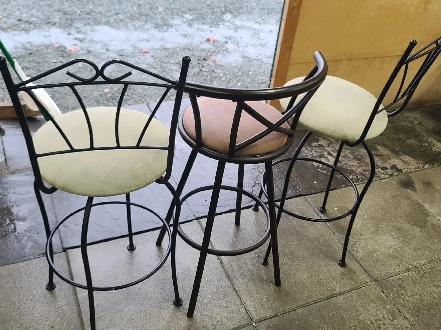 Set of 3 Bar Stools - Black Metal Frame image indicator(3)