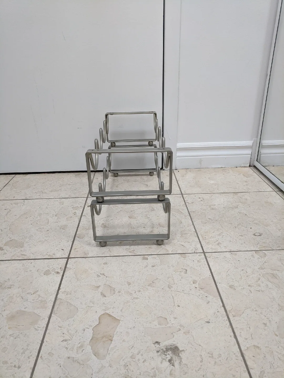 Metal  Wine Rack image indicator(2)