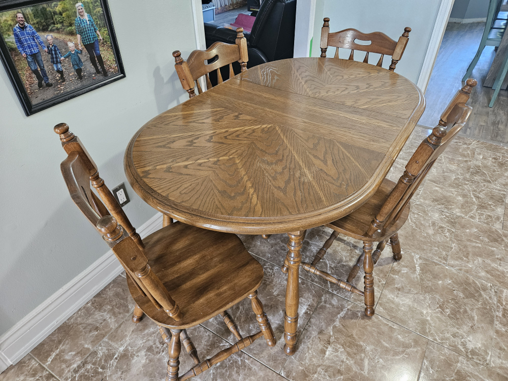 Solid Oak (Extendable) Dining Table with 4 Chairs
