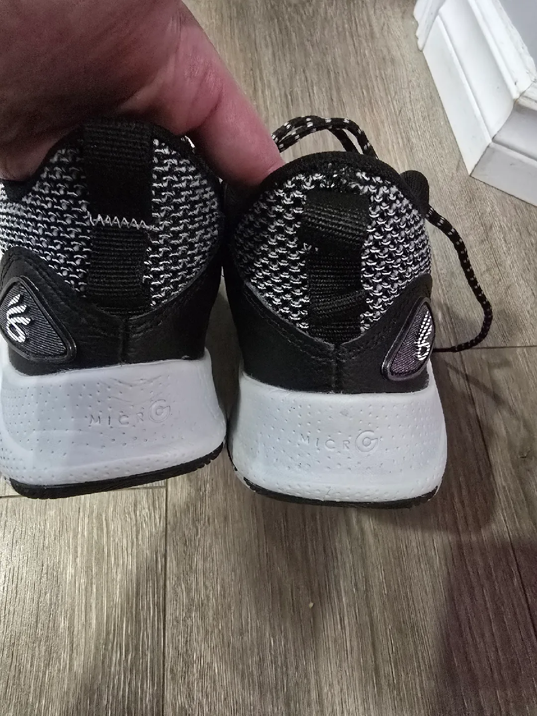 Under Armour Curry 4.5Y Youth Shoes image indicator(4)