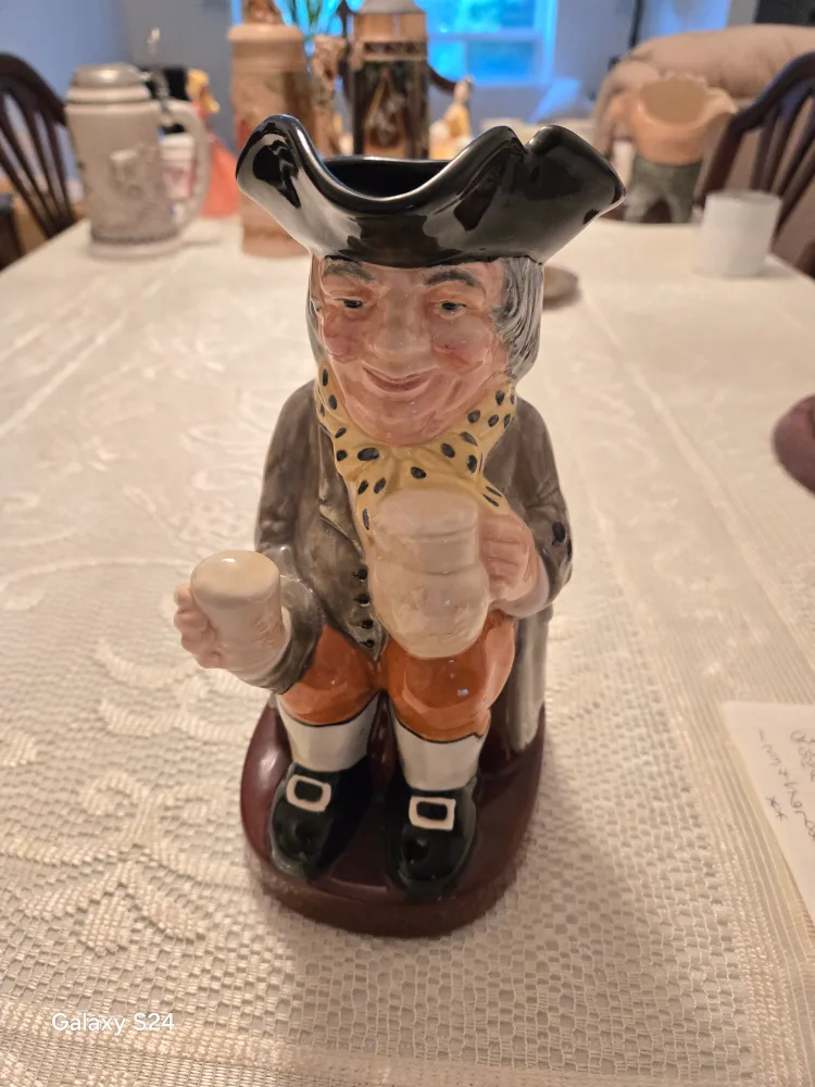 Royal Doulton "Happy John" Toby Jug image indicator(2)