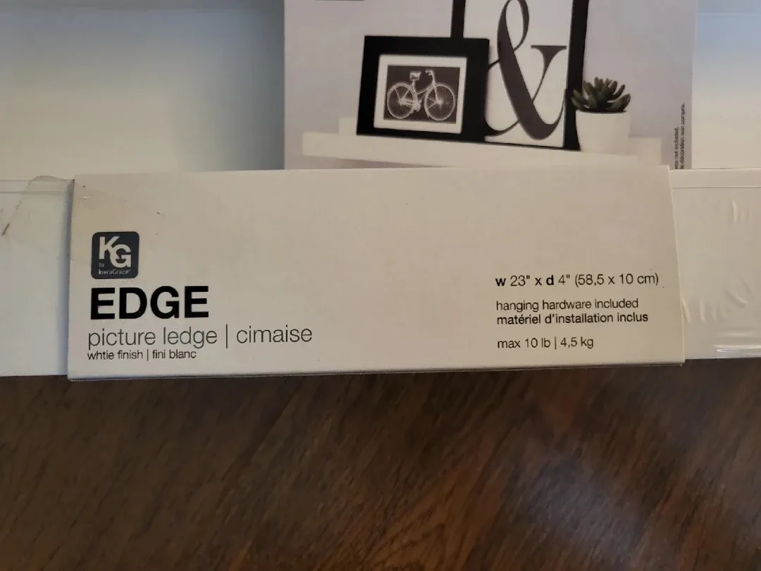 2x Floating shelf brand new image indicator(2)