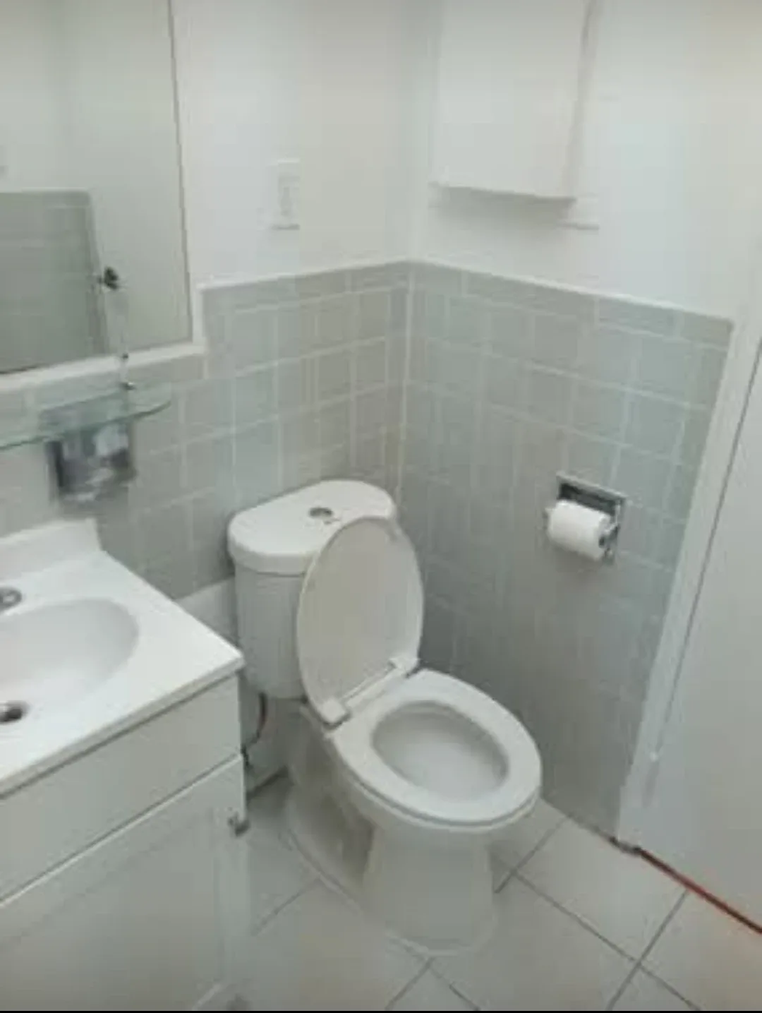 Bachelor 2 MONTHS FREE RENT image indicator(4)