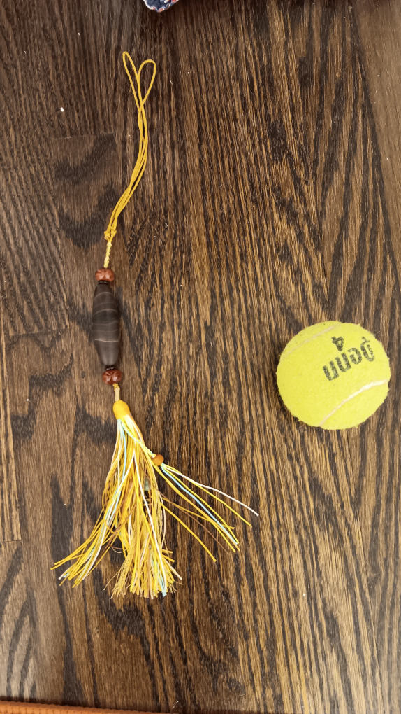 Free assorted items hangers and decor - photo 2