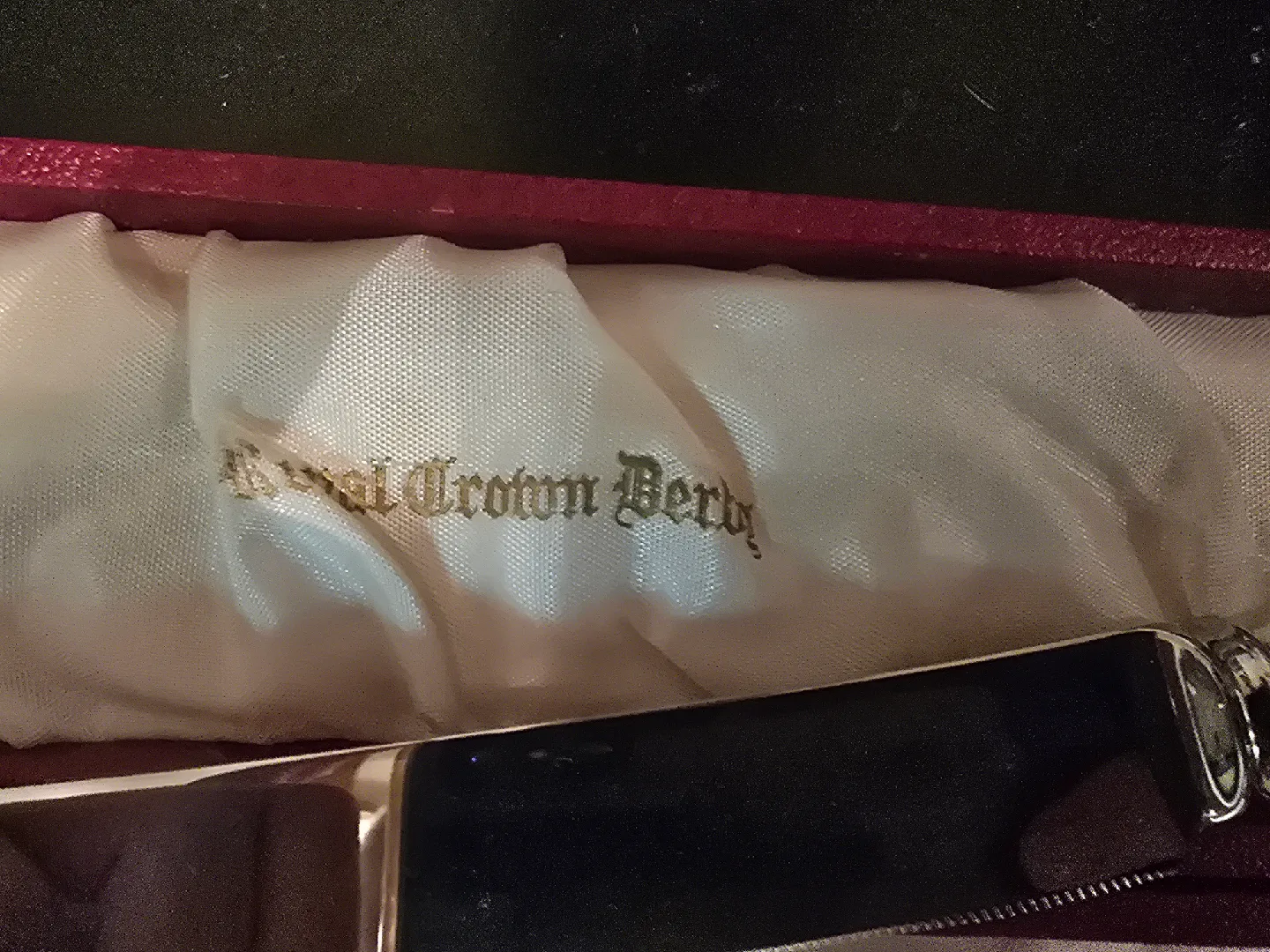 Royal Crown Derby Bread Knife with Box image indicator(3)
