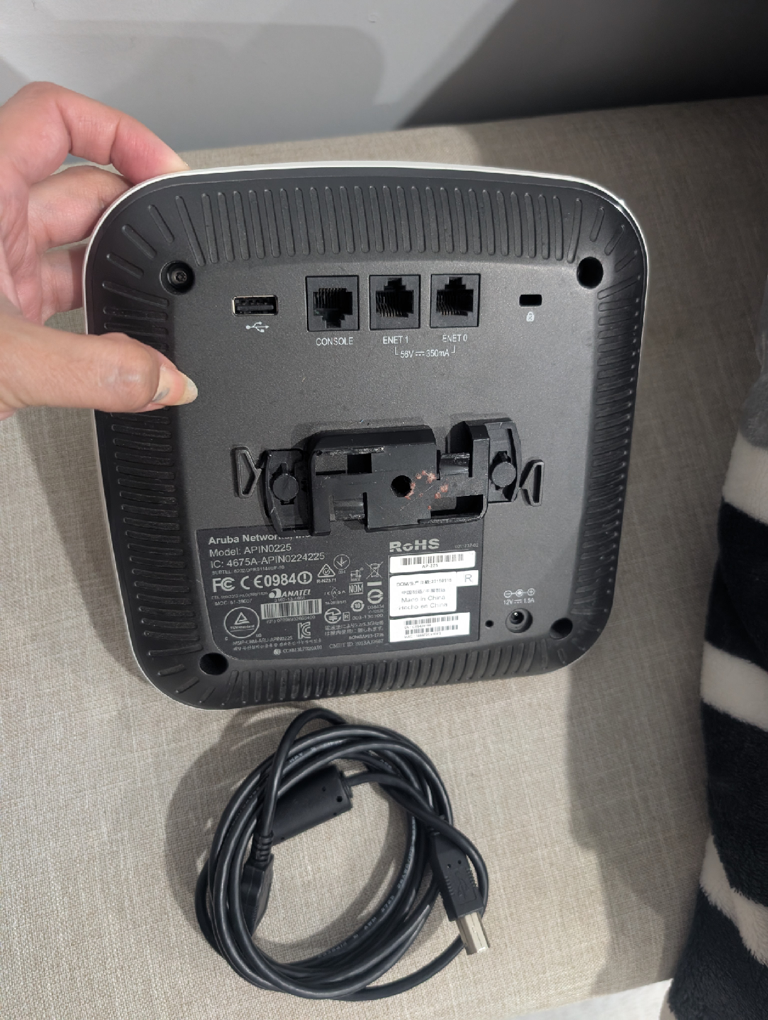 Aruba Networks WAP402 Wireless Access Point - photo 2