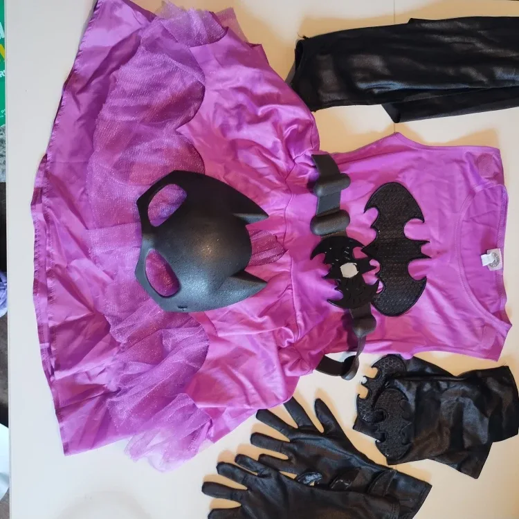 Various Kids' Halloween costumes image indicator(7)